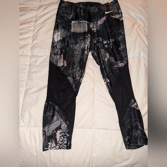Nike Other - Nike Medium yoga/workout pants